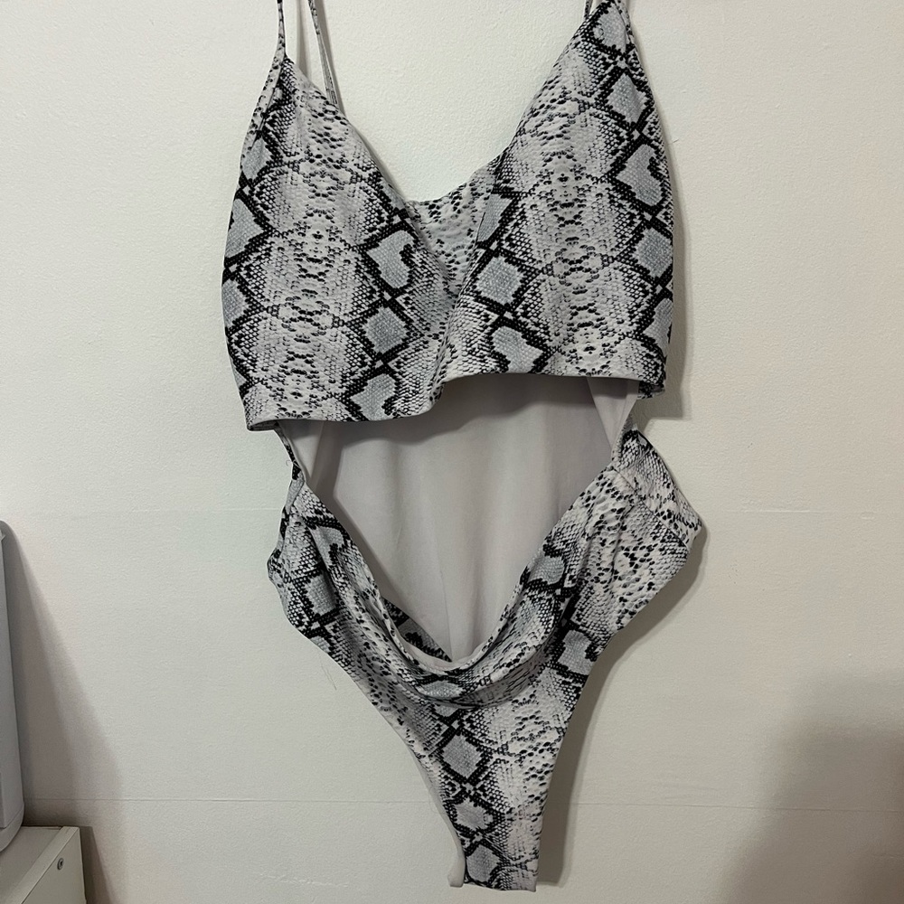 One piece swimsuit